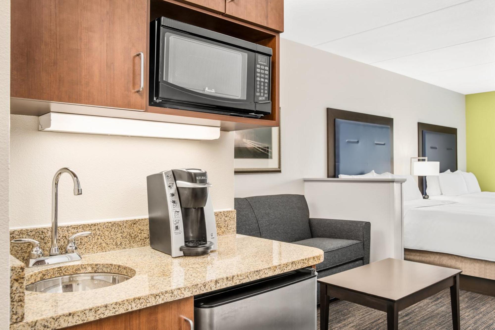 Holiday Inn Express & Suites Wilmington-Newark By Ihg Eksteriør billede